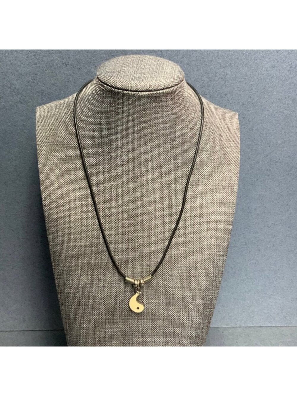 Yin Yang Necklace 18 In Charm Pendant Silver Cream Enamel Black Cord Vintage